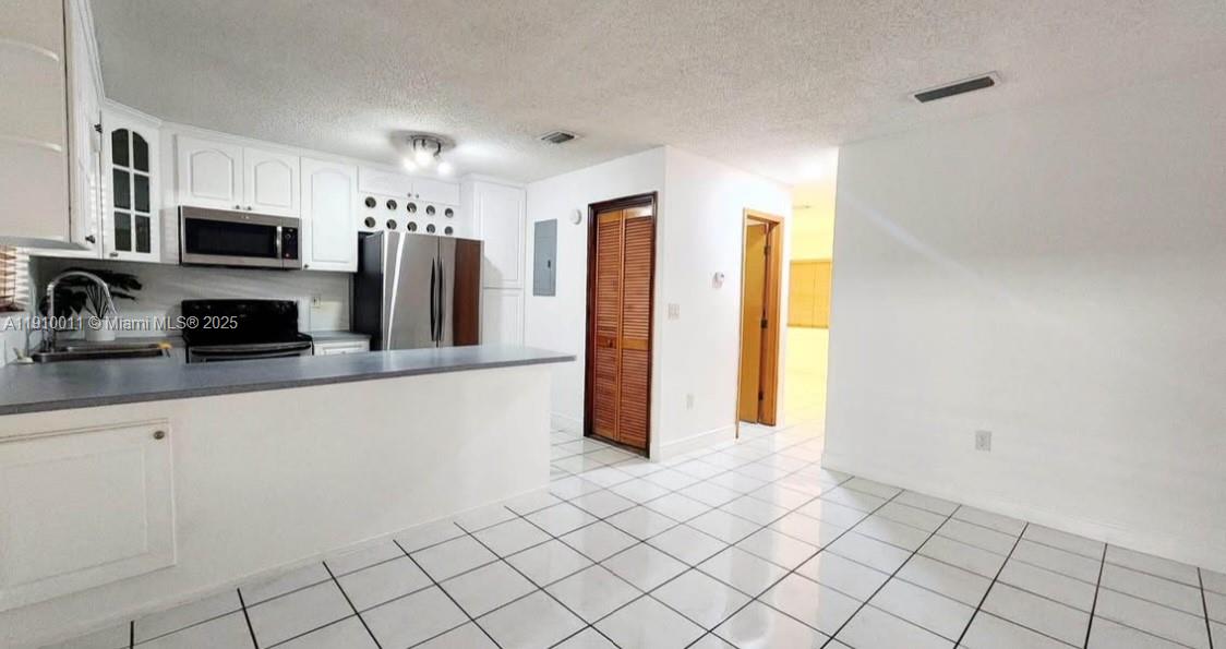 SWEETWATER VILLAS WEST CO - Residential