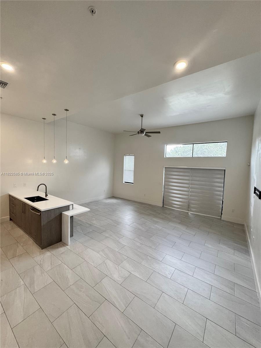 891 NW 45th Ter