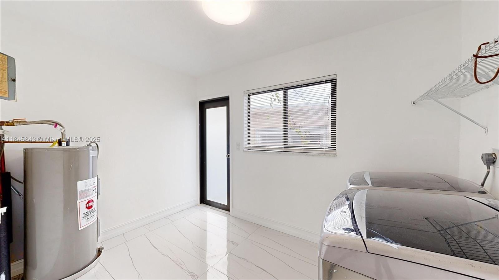 LAKESIDE ESTATES NO 2 - Residential Lease