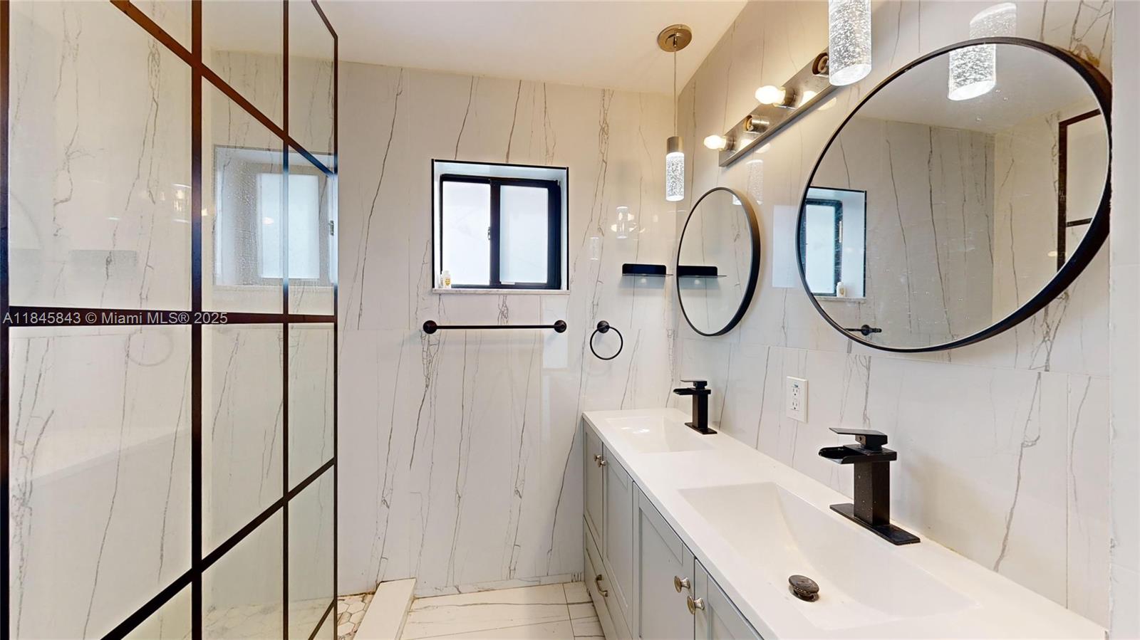 LAKESIDE ESTATES NO 2 - Residential Lease