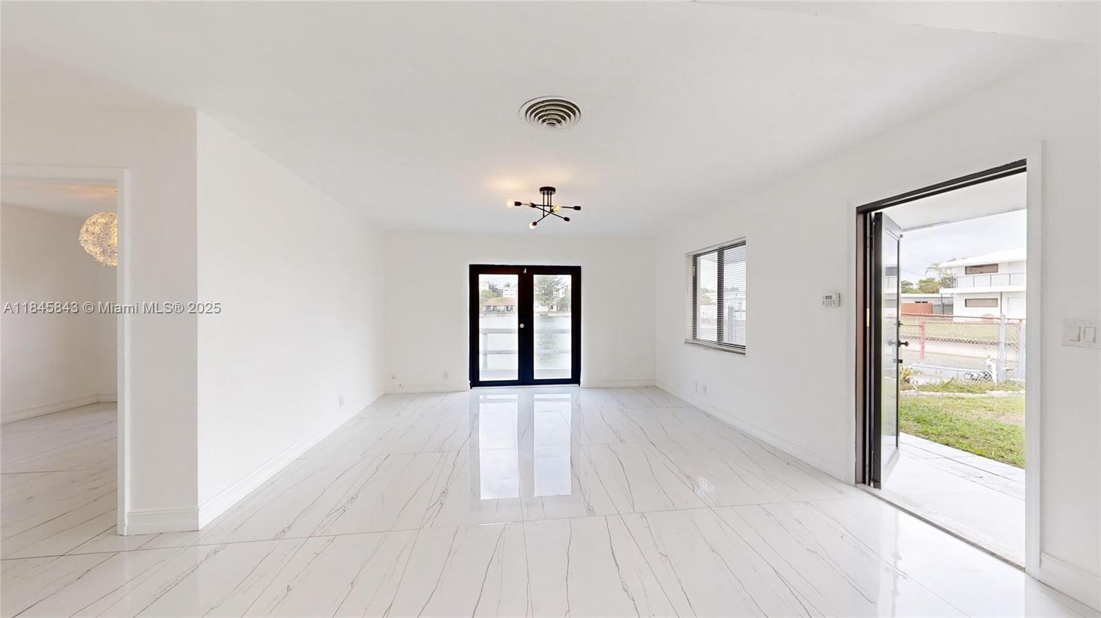 LAKESIDE ESTATES NO 2 - Residential Lease