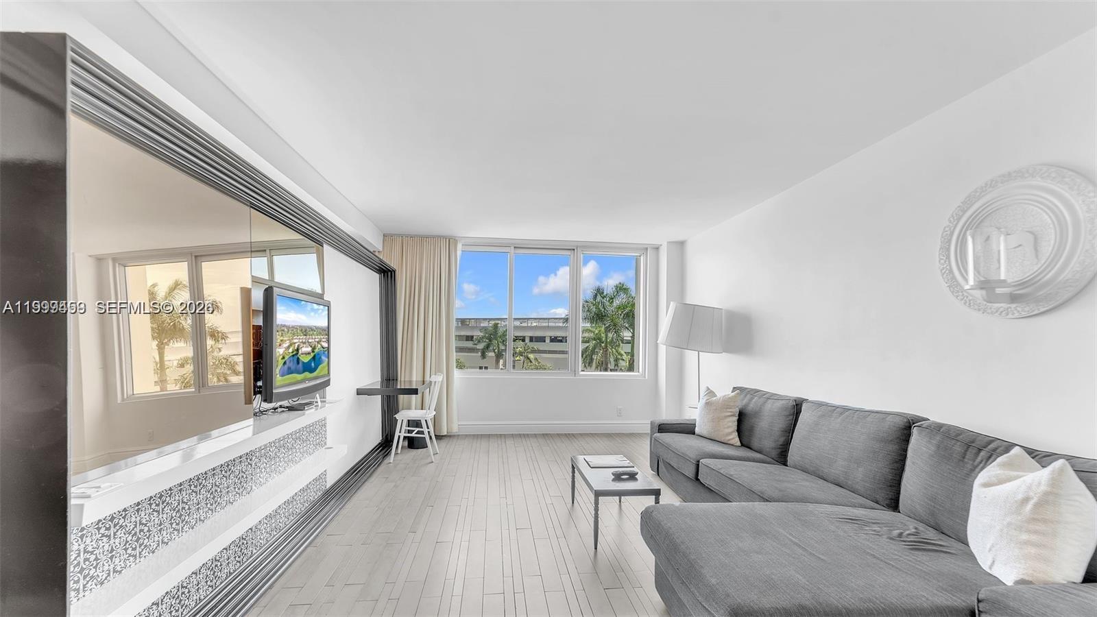1100 West Ave 409