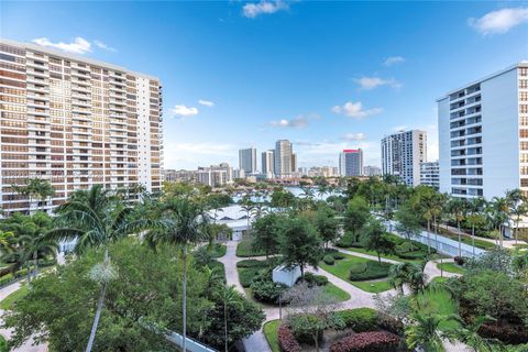 Tiny photo for 600 Three Islands Blvd #618, Hallandale Beach, FL 33009 (MLS # A12000849)