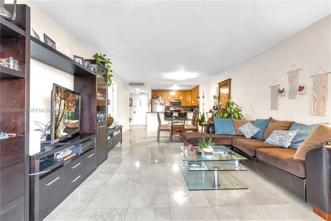 Tiny photo for 600 Three Islands Blvd #618, Hallandale Beach, FL 33009 (MLS # A12000849)