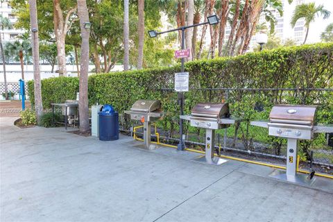 Tiny photo for 600 Three Islands Blvd #618, Hallandale Beach, FL 33009 (MLS # A12000849)