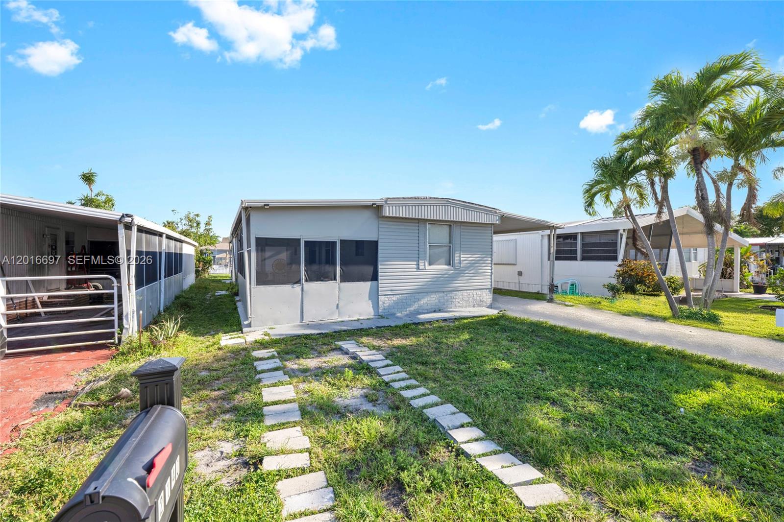 RAVENSWOOD ESTATES & MARI - Residential