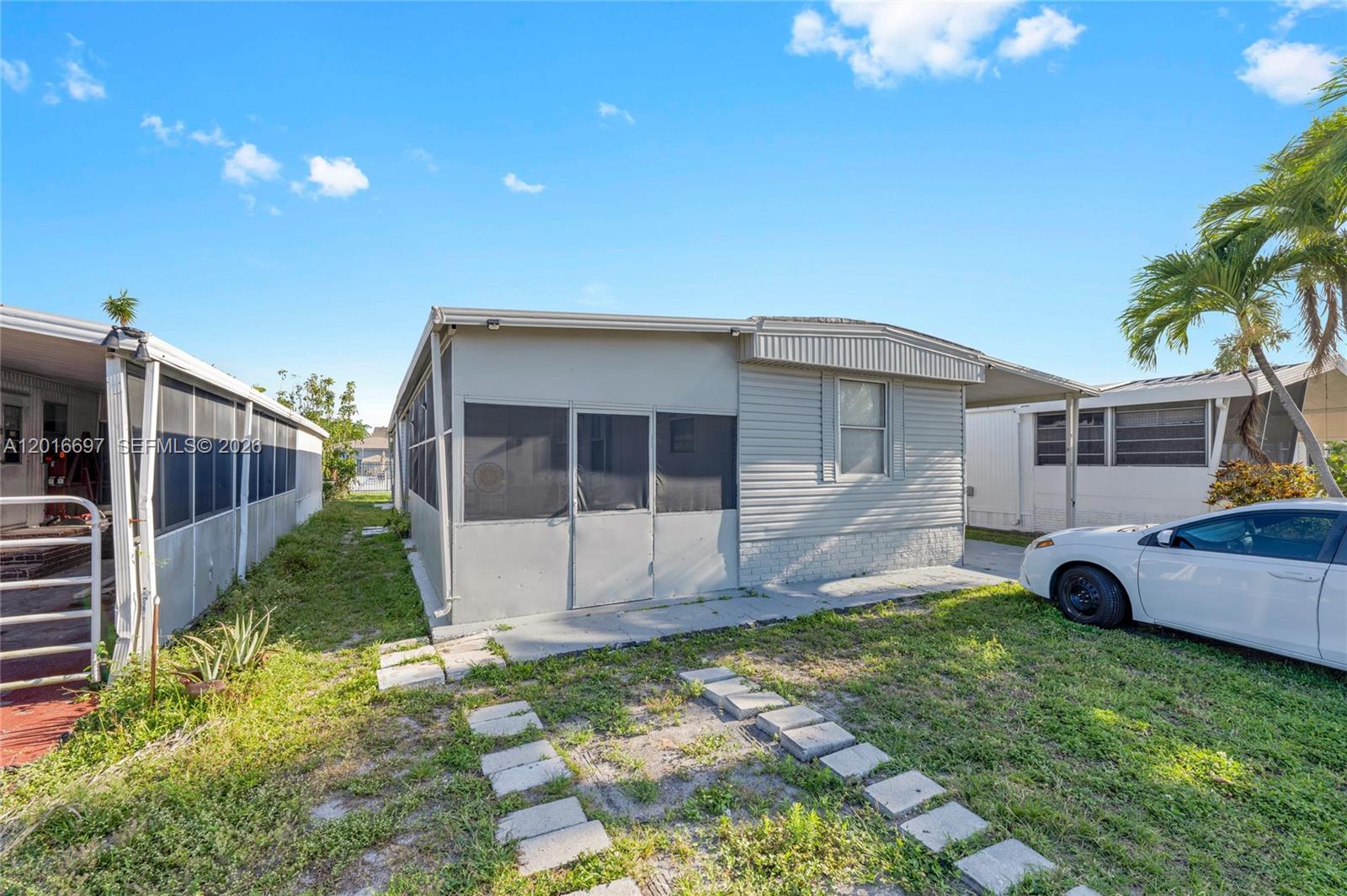 RAVENSWOOD ESTATES & MARI - Residential