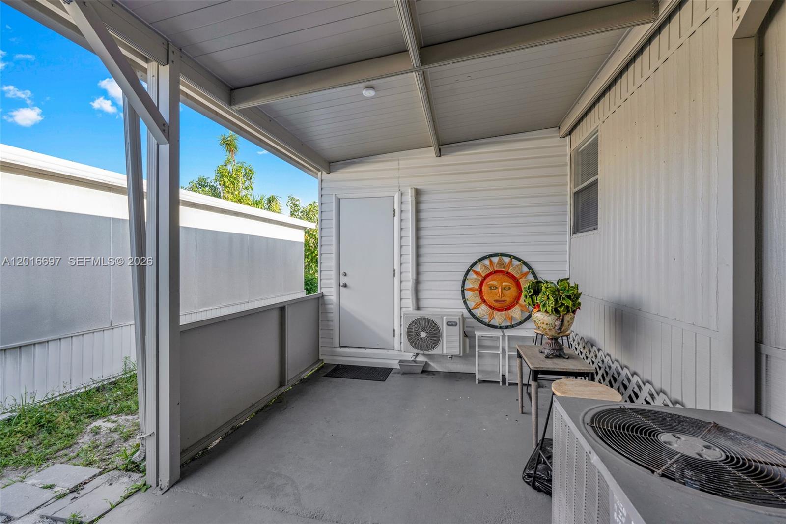 RAVENSWOOD ESTATES & MARI - Residential