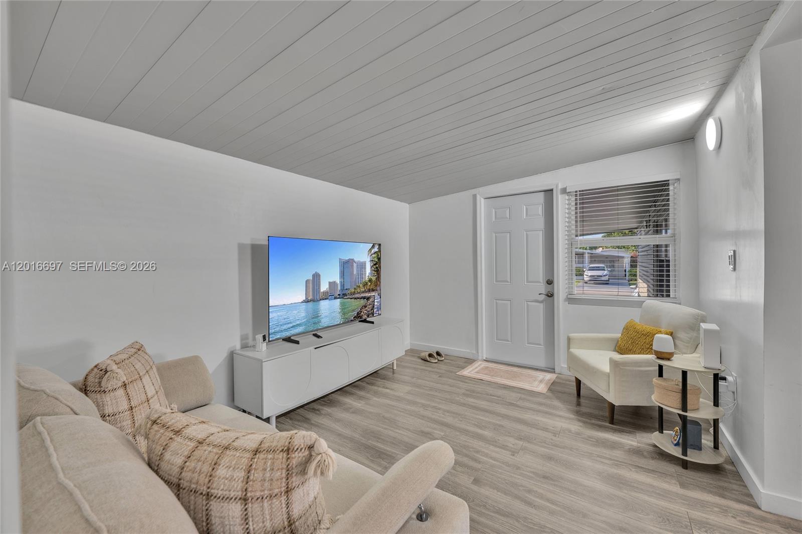 RAVENSWOOD ESTATES & MARI - Residential