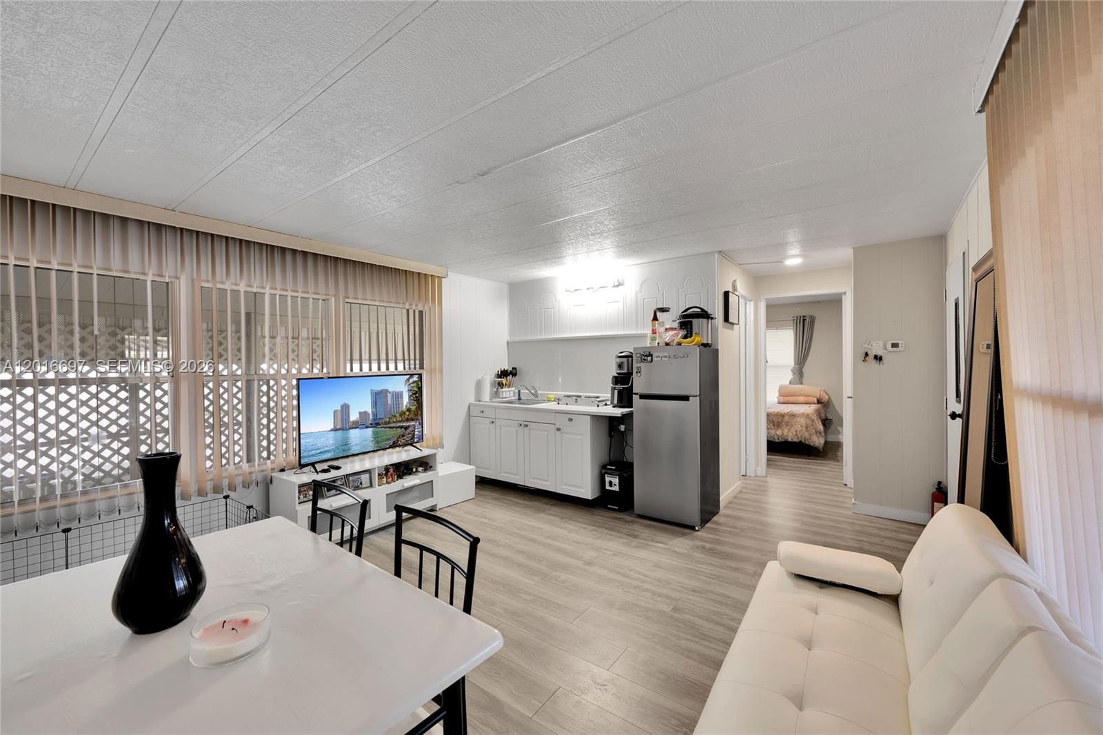 RAVENSWOOD ESTATES & MARI - Residential