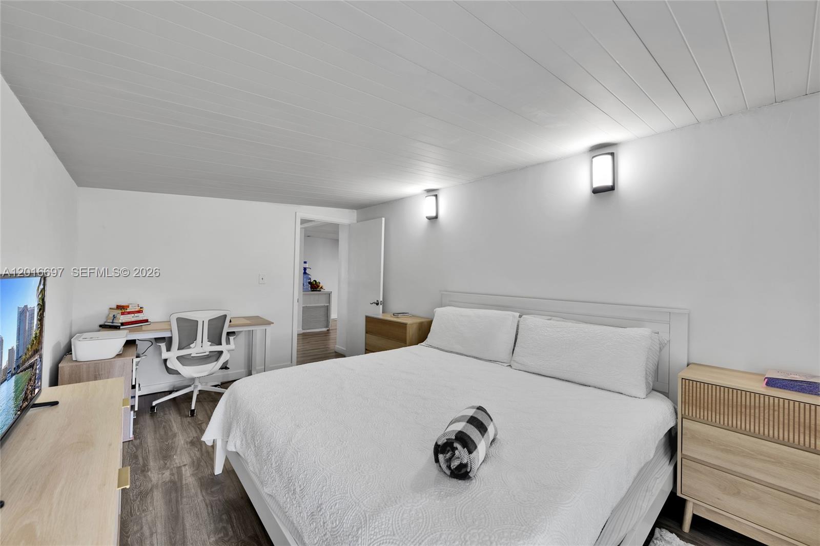 RAVENSWOOD ESTATES & MARI - Residential