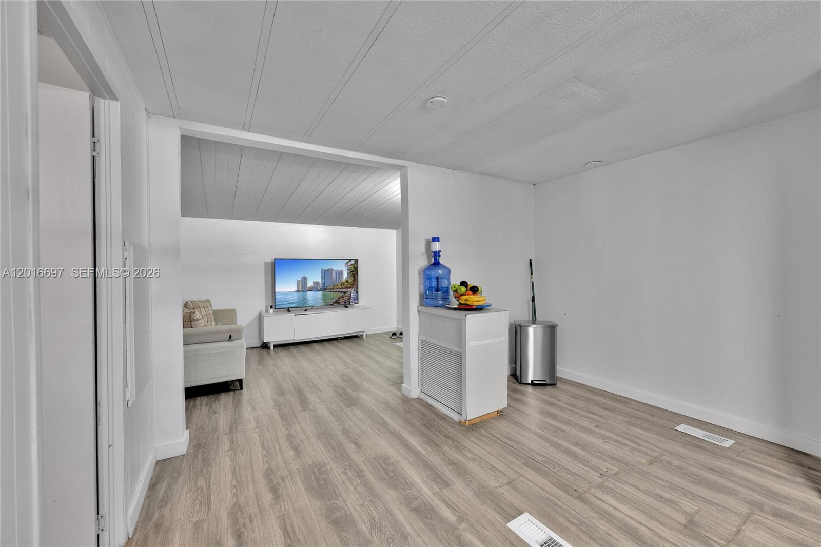 RAVENSWOOD ESTATES & MARI - Residential