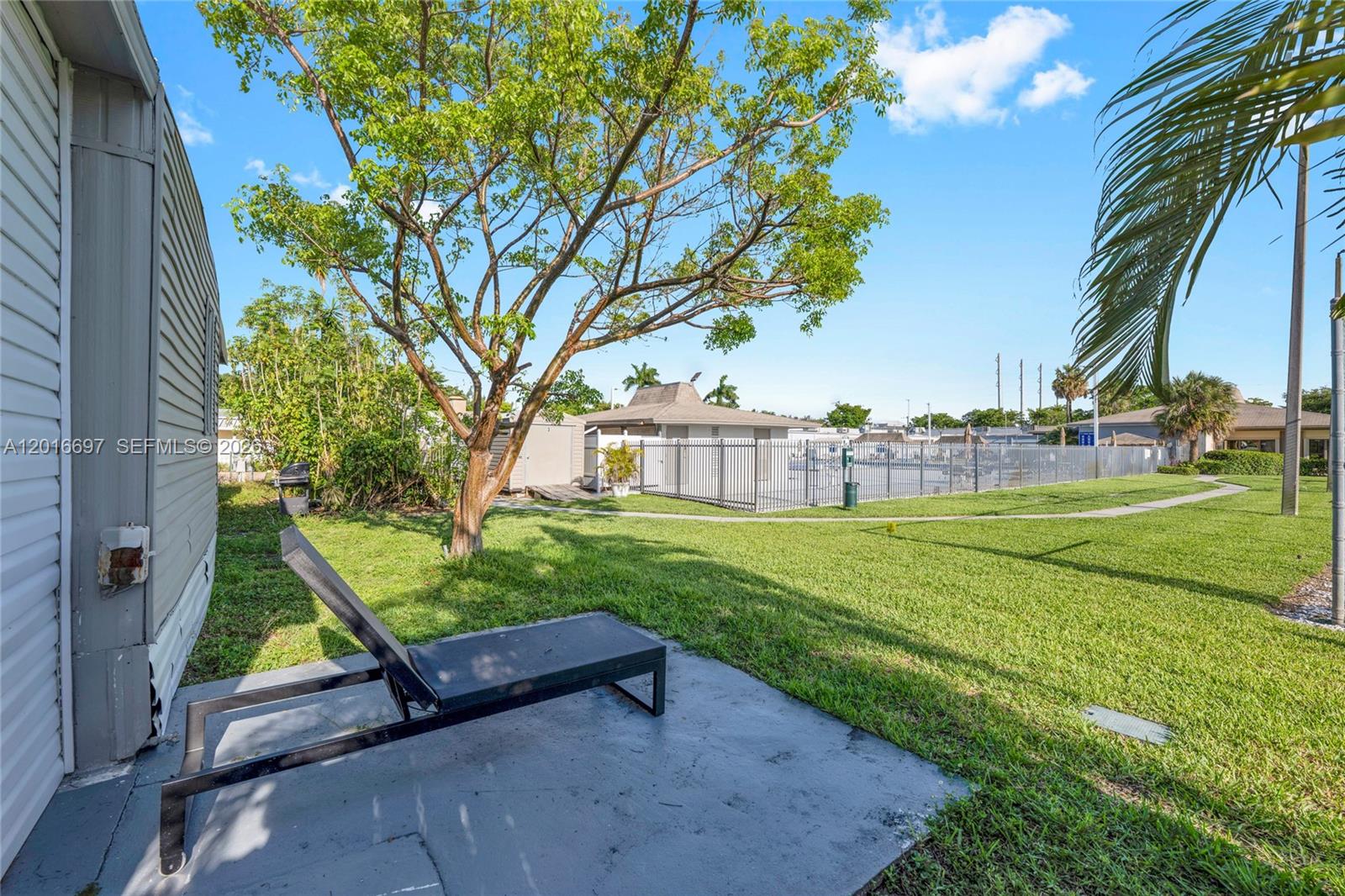 RAVENSWOOD ESTATES & MARI - Residential