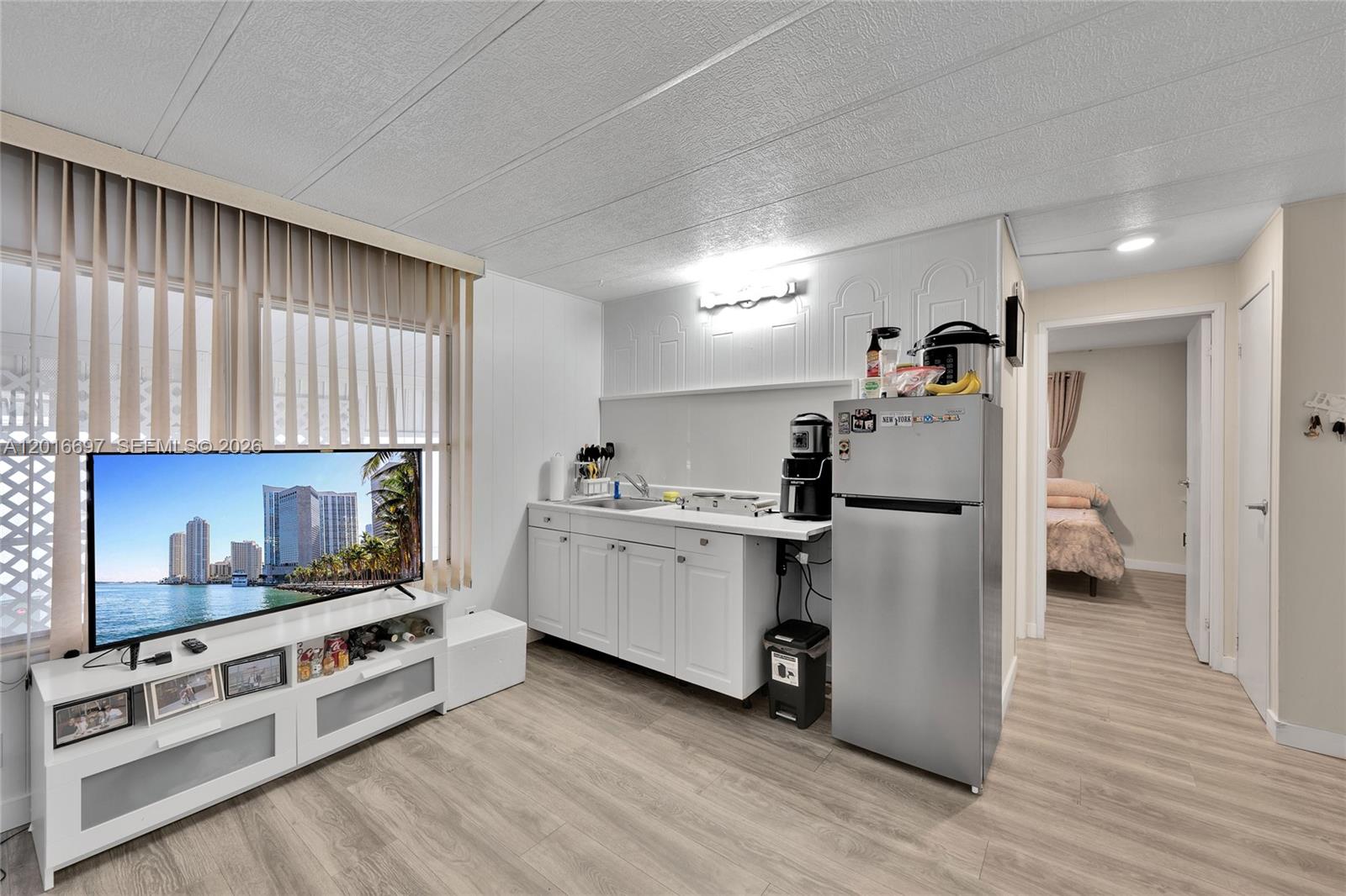 RAVENSWOOD ESTATES & MARI - Residential