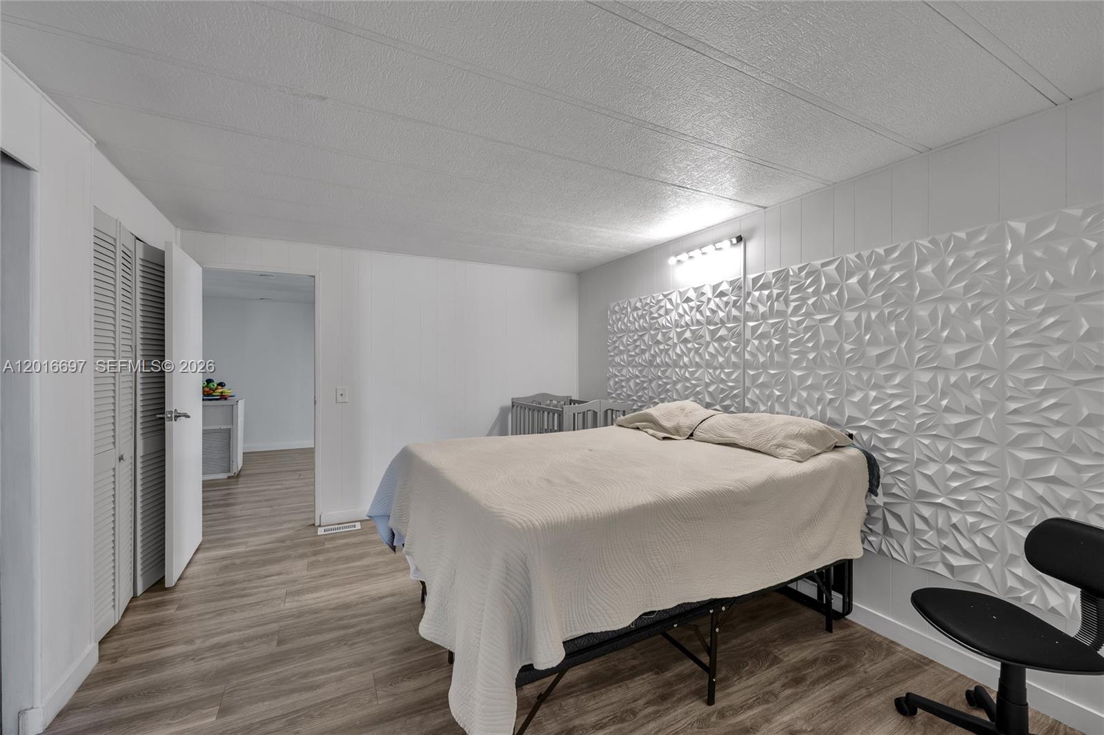 RAVENSWOOD ESTATES & MARI - Residential