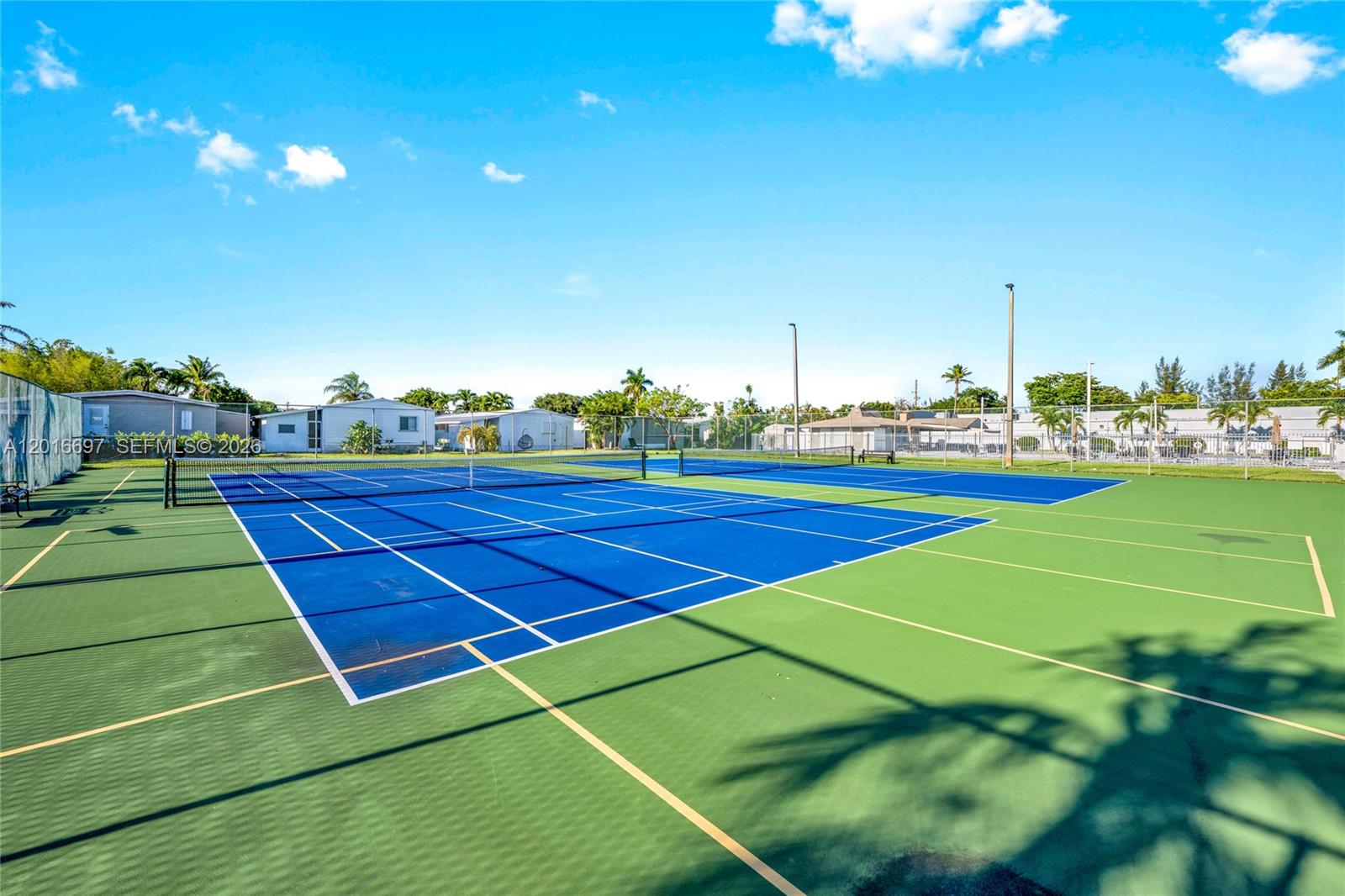 RAVENSWOOD ESTATES & MARI - Residential