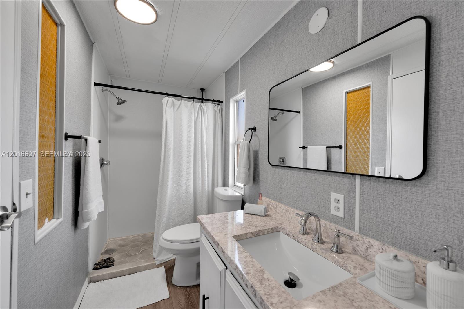 RAVENSWOOD ESTATES & MARI - Residential