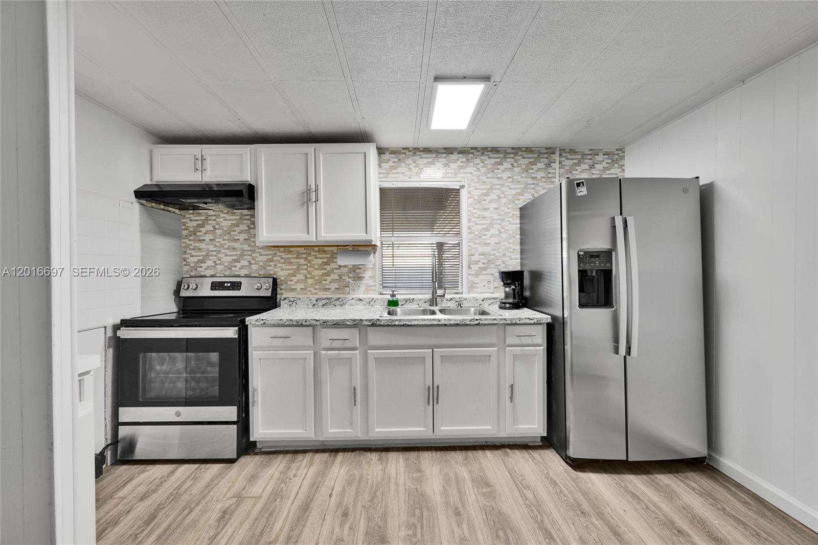 RAVENSWOOD ESTATES & MARI - Residential