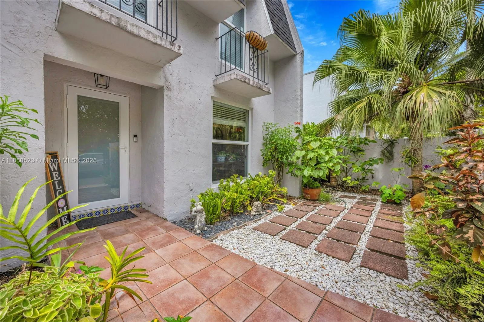 Miami, Florida 33176, United States, 3 Bedrooms Bedrooms, ,3 BathroomsBathrooms,Residential,Active,183970