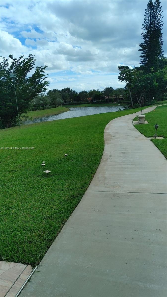 BRIARWOOD CLUB CONDO 3 - Residential