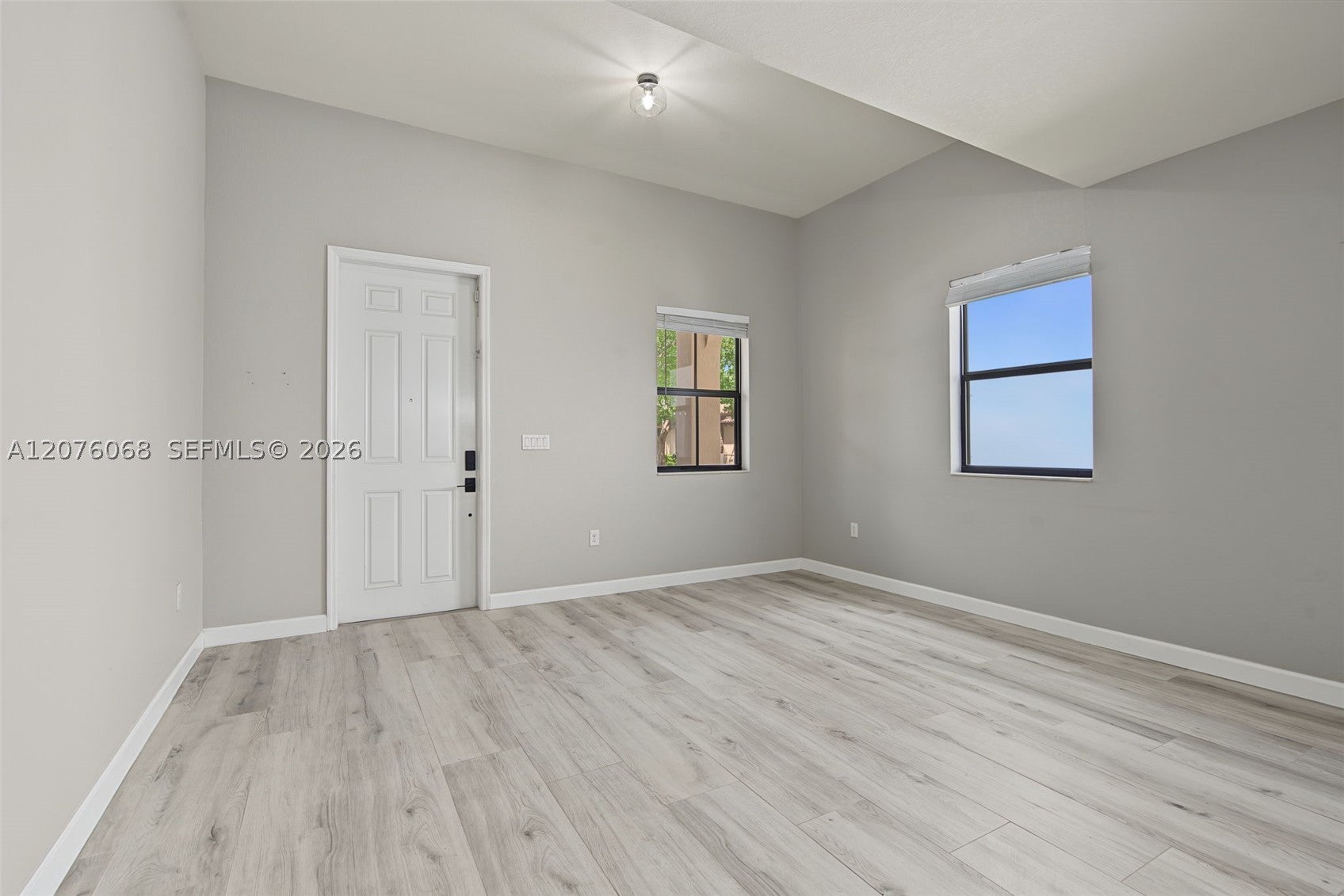 633 SE 35th Ter