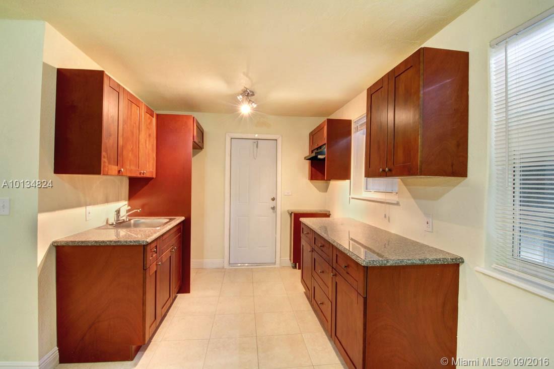 Symmes Sharman Tr - Residential Lease