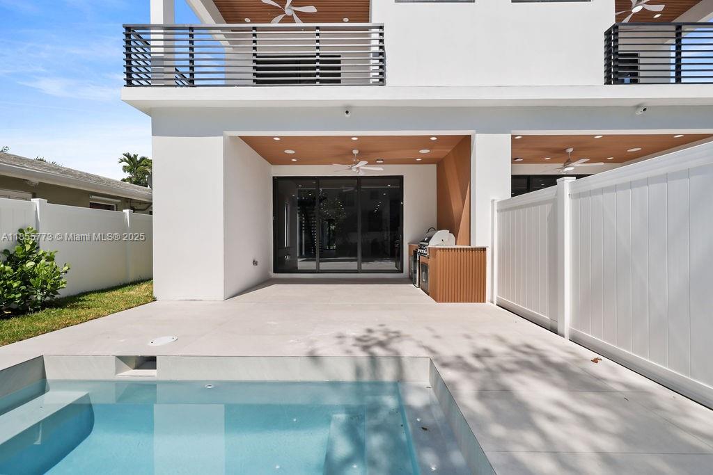 MOTIVATED SELLER New Construction | 3 Bed | 3.5 Bath | 2,509 SF Under Air | Private Pool | Smart Home Welcome to 808 NE 17th Ter – a stunning new construction townhome offering 2,509 sq ft under air of modern luxury living. This 3-bedroom, 3.5-bath residence features a chef’s kitchen with premium appliances, large high-end tile flooring, and a fully integrated smart home system. Each bedroom offers privacy with en-suite bathrooms, and the home is filled with natural light throughout. Enjoy your own private pool, open-concept living spaces, and top-tier finishes designed for comfort and style. Make this your next home – schedule a showing today. This one won’t last!