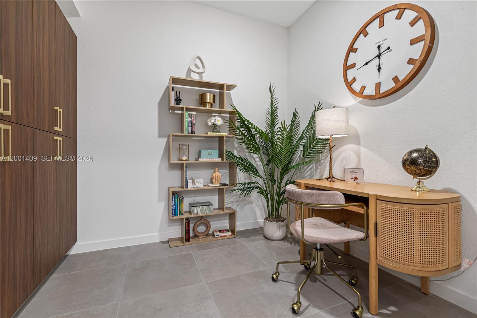 TOWN OF MODELO (DANIA) B- - Residential Lease