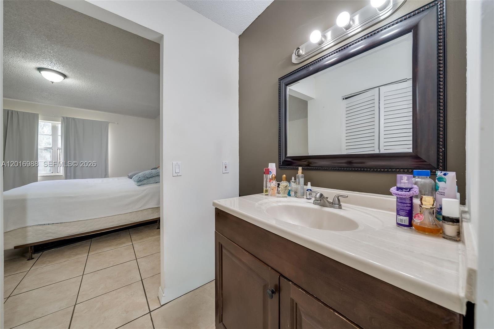 SEGOVIA CONDO - Residential