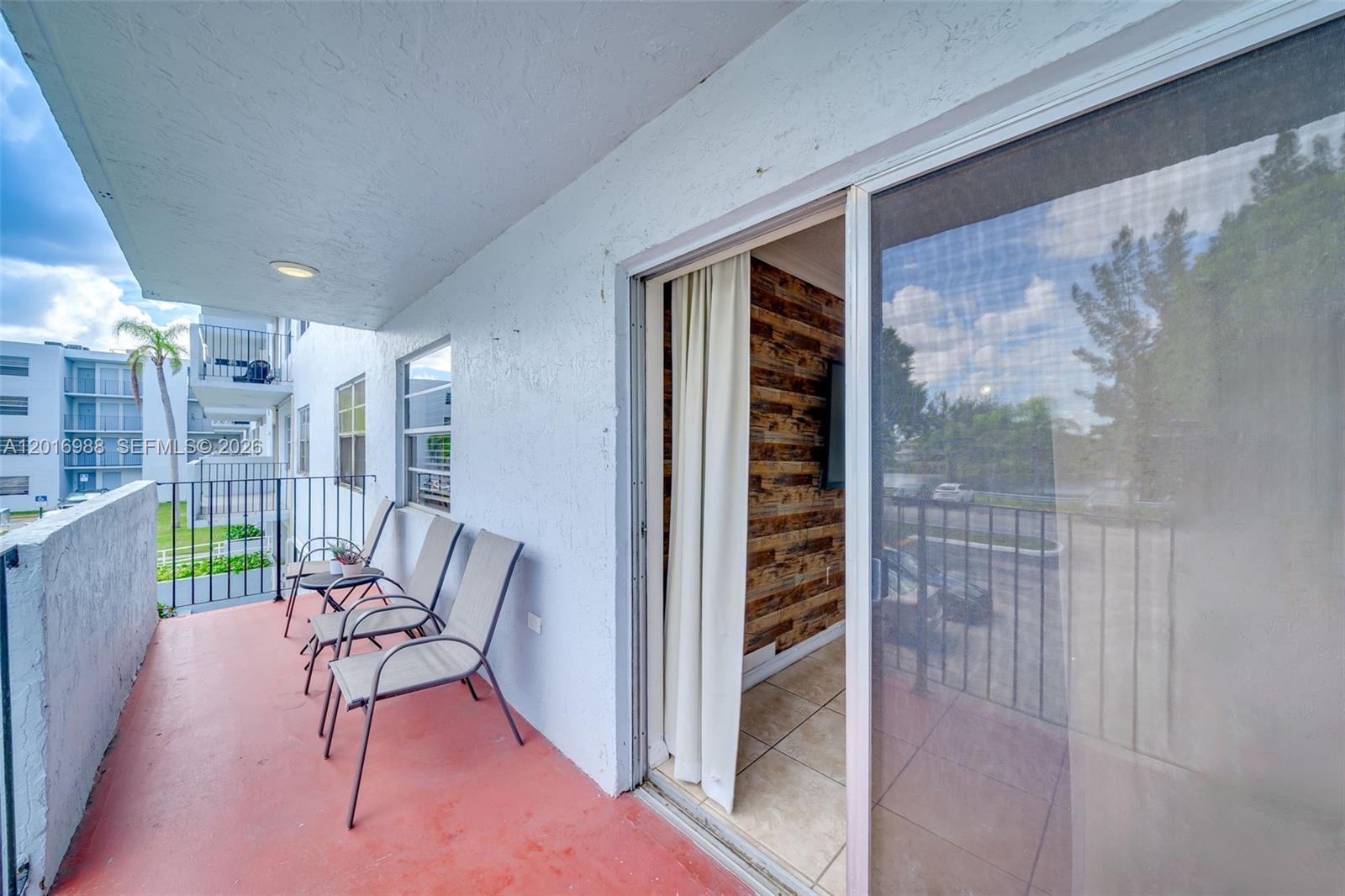 SEGOVIA CONDO - Residential