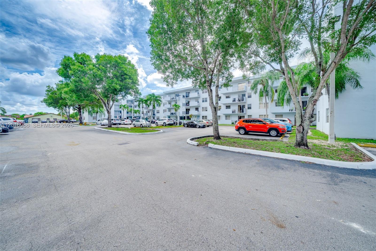 SEGOVIA CONDO - Residential