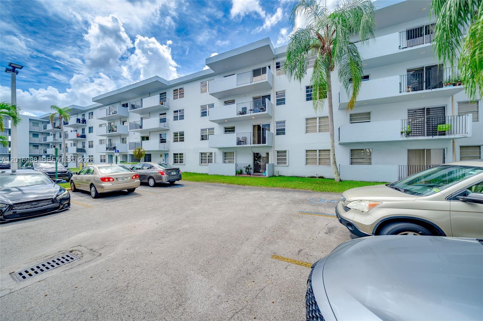 SEGOVIA CONDO - Residential