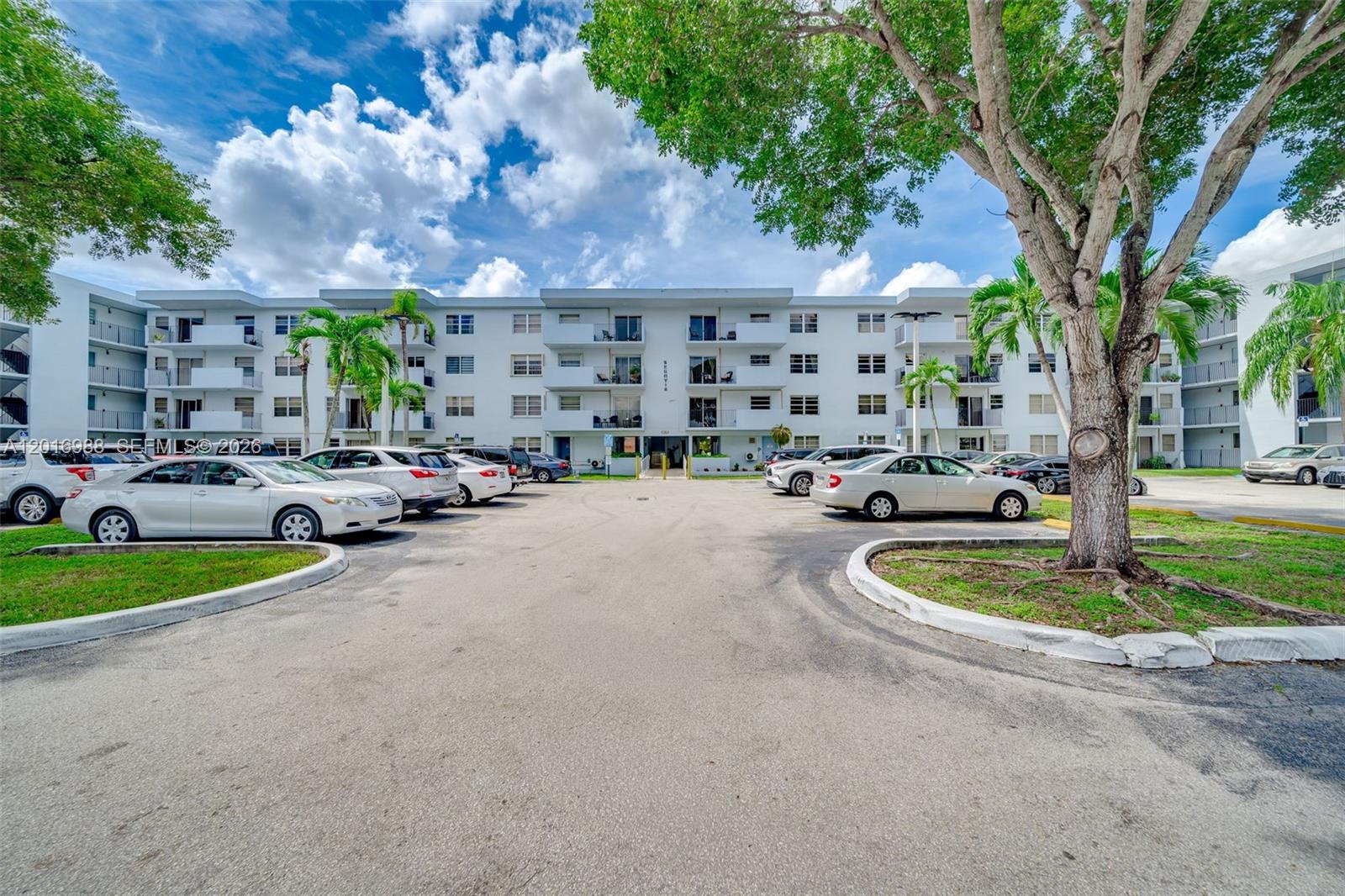 SEGOVIA CONDO - Residential