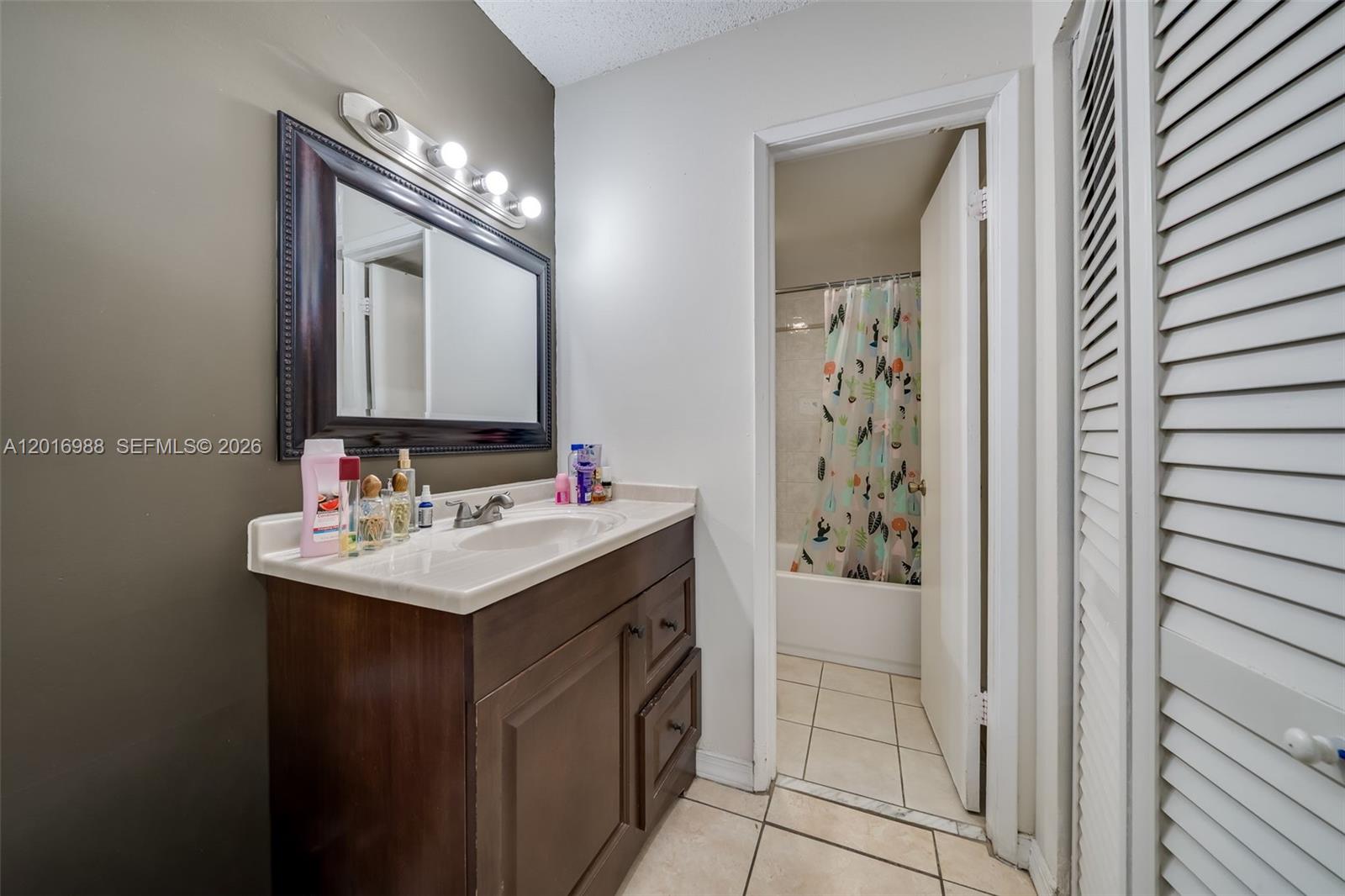 SEGOVIA CONDO - Residential