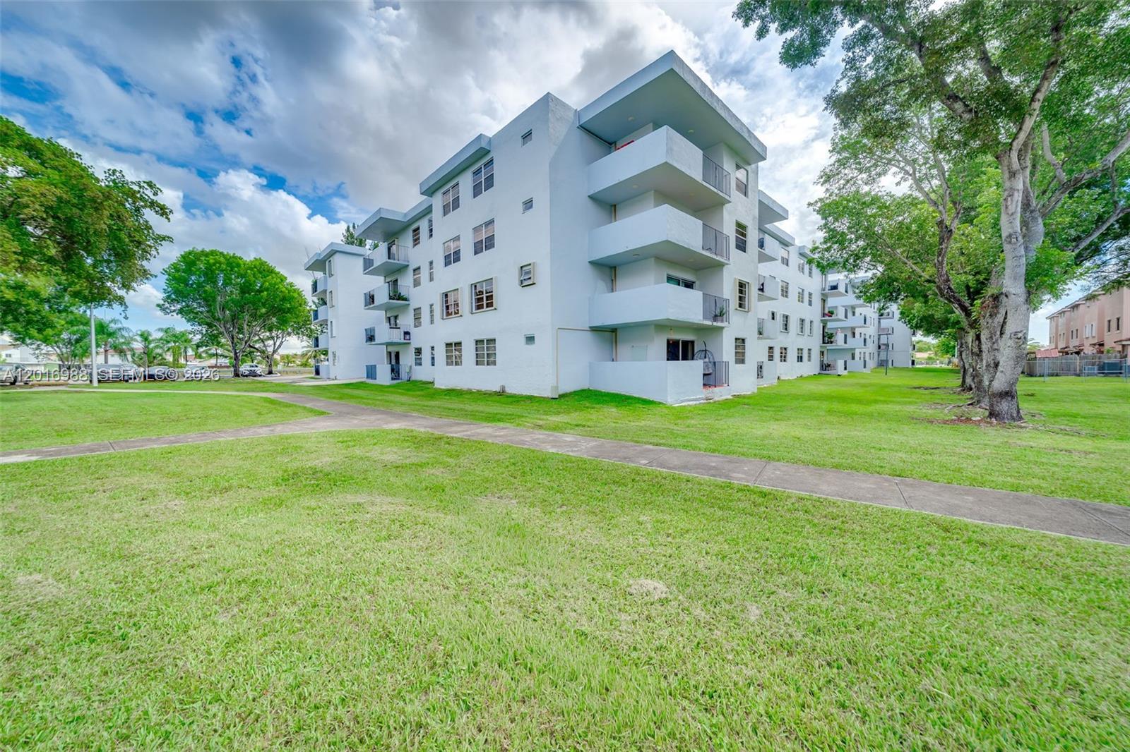 SEGOVIA CONDO - Residential
