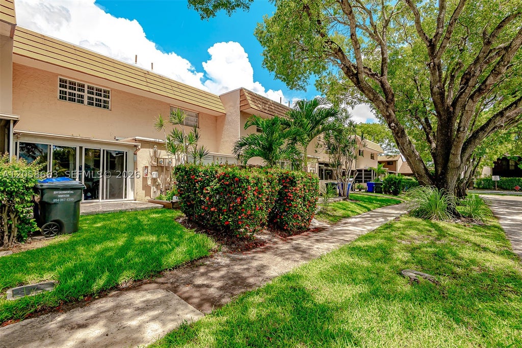 Photo of 1413 N 15th Ave #8, Hollywood, FL 33020 (MLS # A12058663)