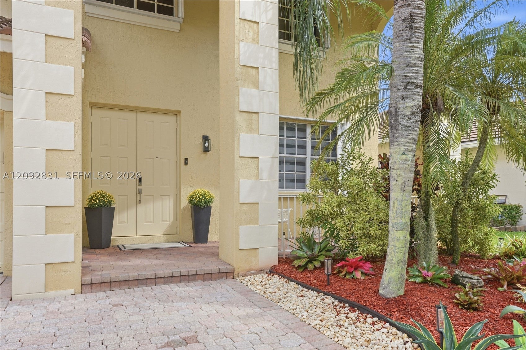 1612 Blue Jay Cir
