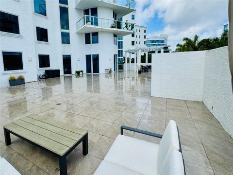 3030 NE 188th St 302 Aventura FL 33180