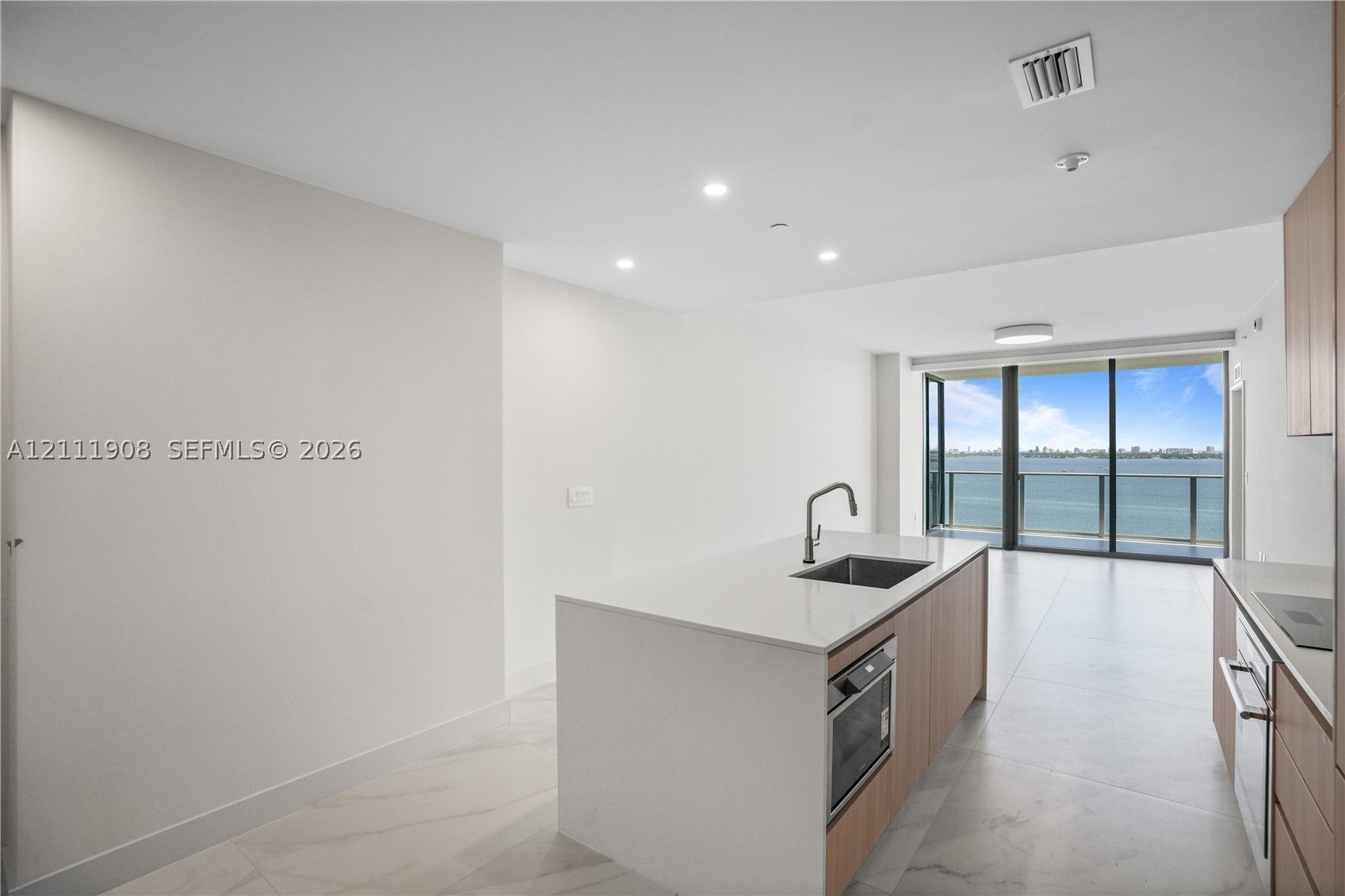 725 NE 24 ST 1604