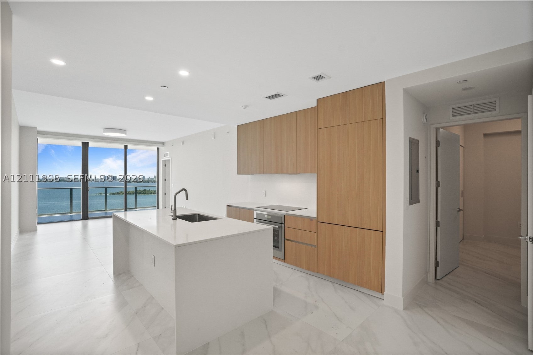 725 NE 24 ST 1604