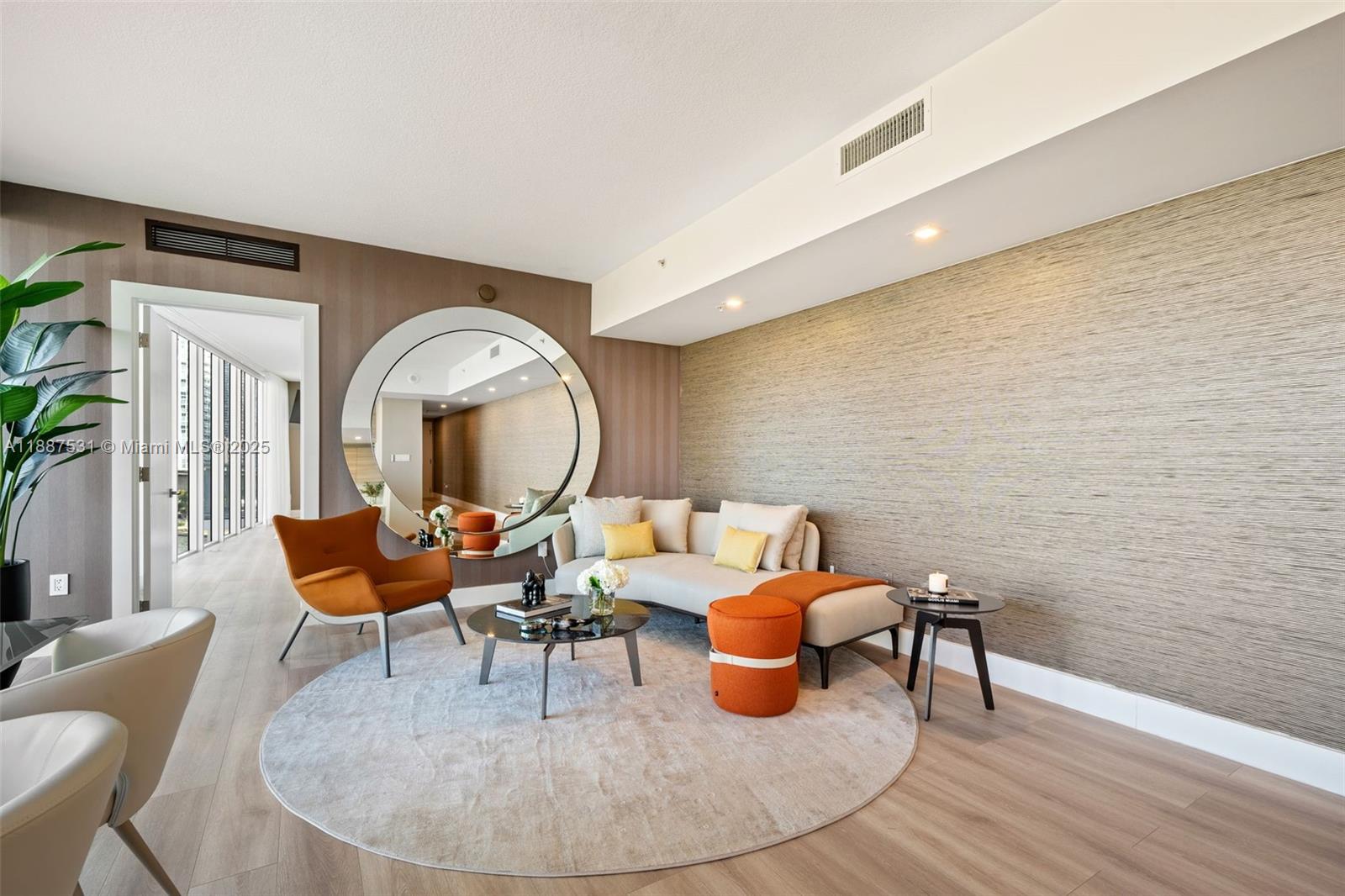 185 SW 7th St 803