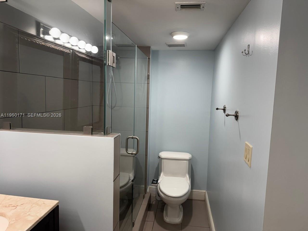 GARDENS AT BONAVENTURE 14 - Residential Lease