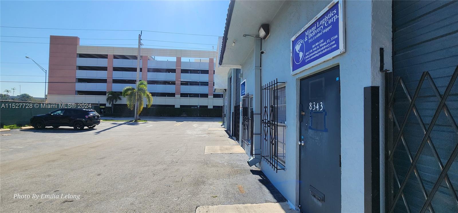 The warehouse is centrally located and is in the heart of Doral Florida.
It's connectivity to Palmetto Expressway and the NW 36th Street corridor near Miami International Airport.
Miami International Airport is approx. a 15-minute drive and the heart of Downtown Miami in under 30 minutes.
Property is Vacant.