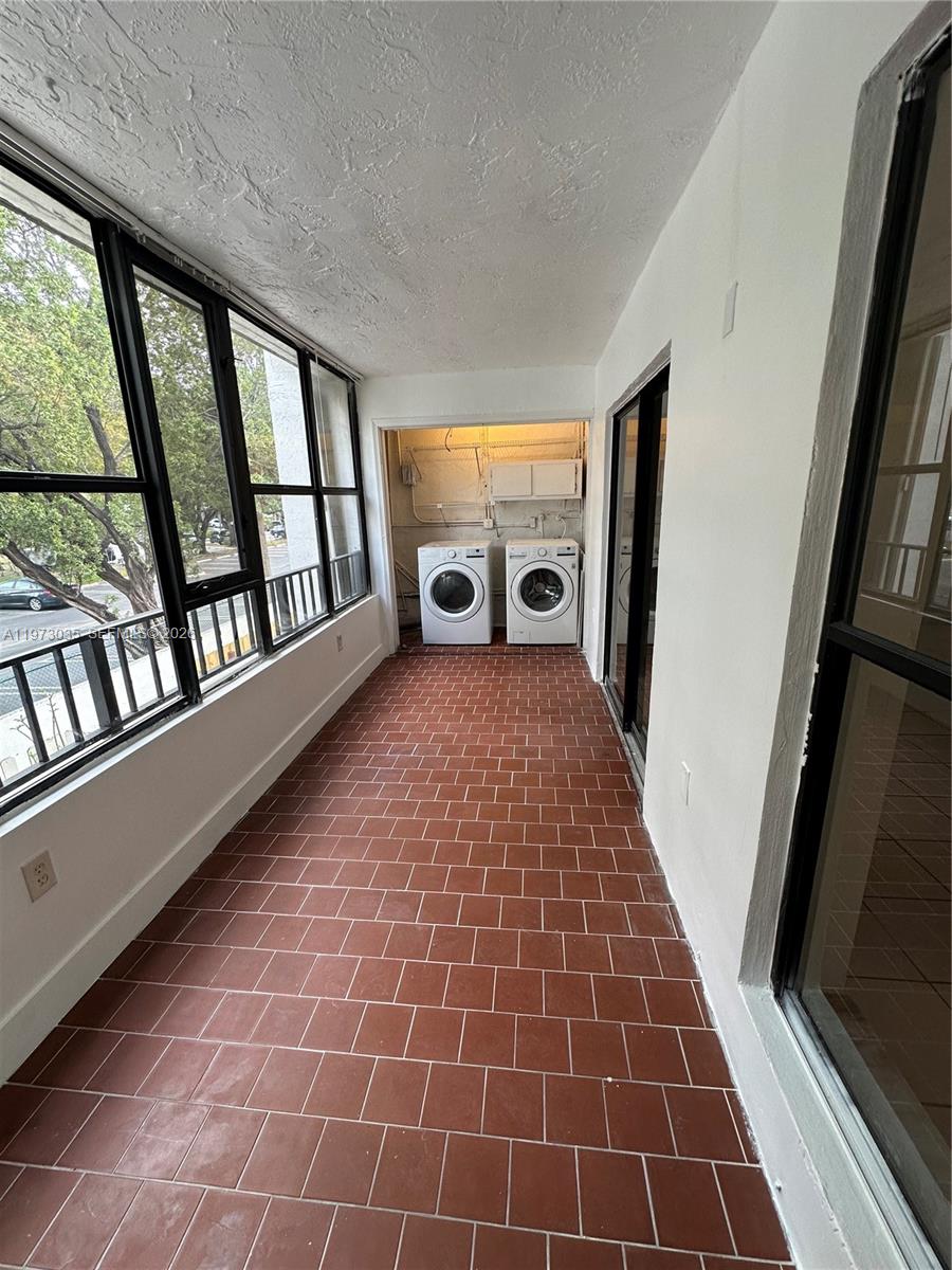 TERRANOVA CONDO #3 - Residential