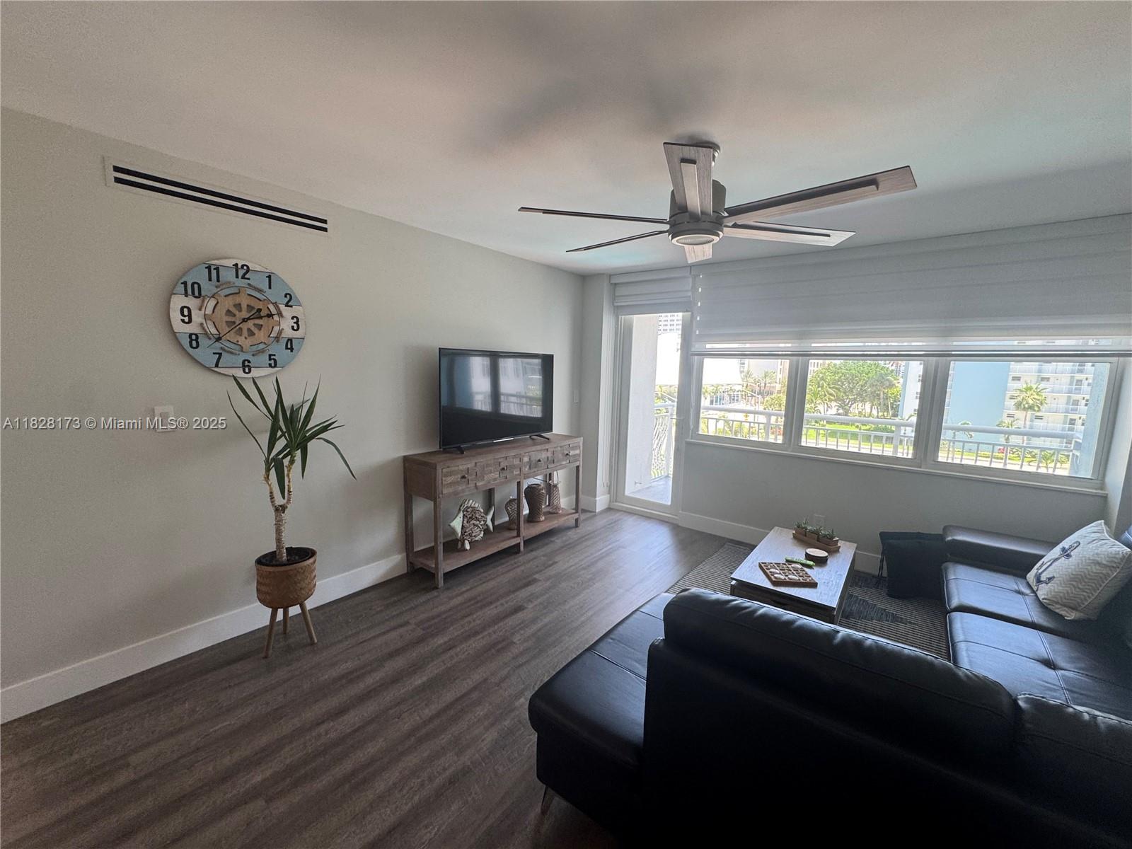 301 N Ocean Blvd 404