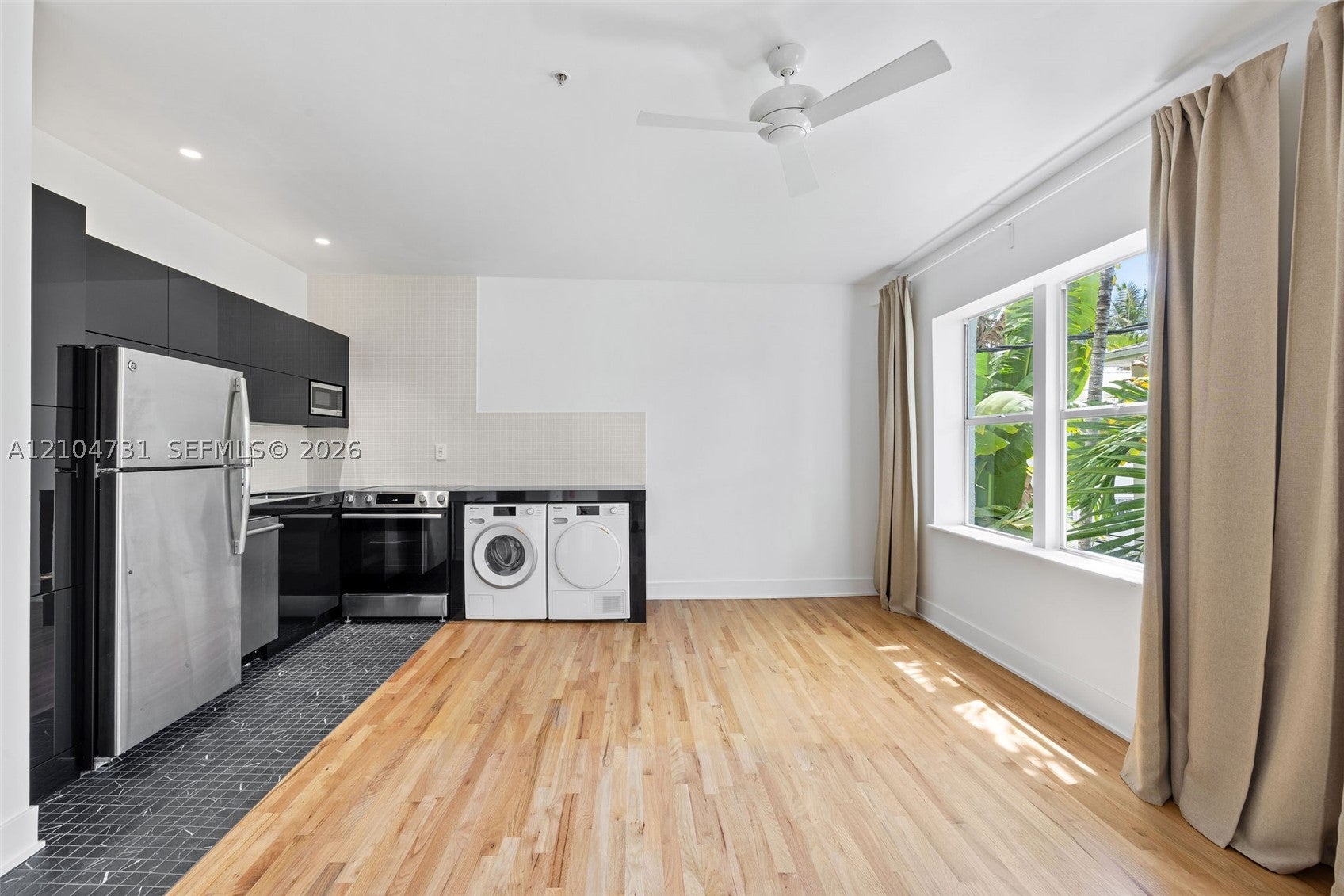 View photos, virtual tours, details... 1521 Lenox Ave 206