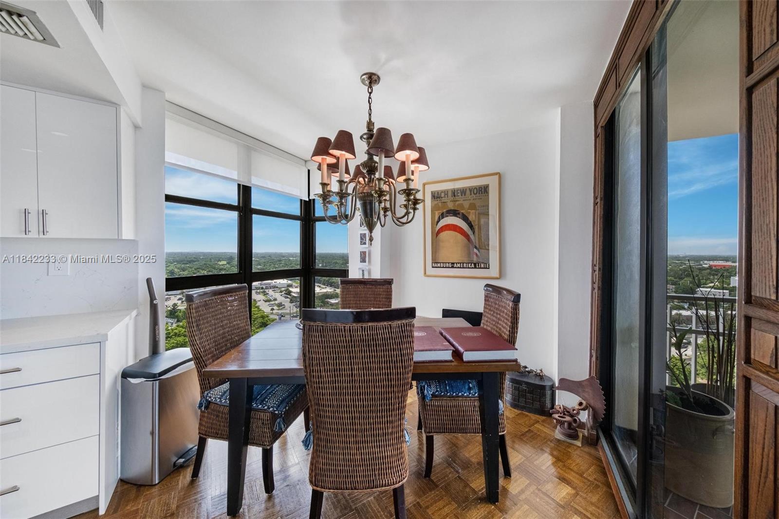 TOWERS OF QUAYSIDE CONDO - Residential