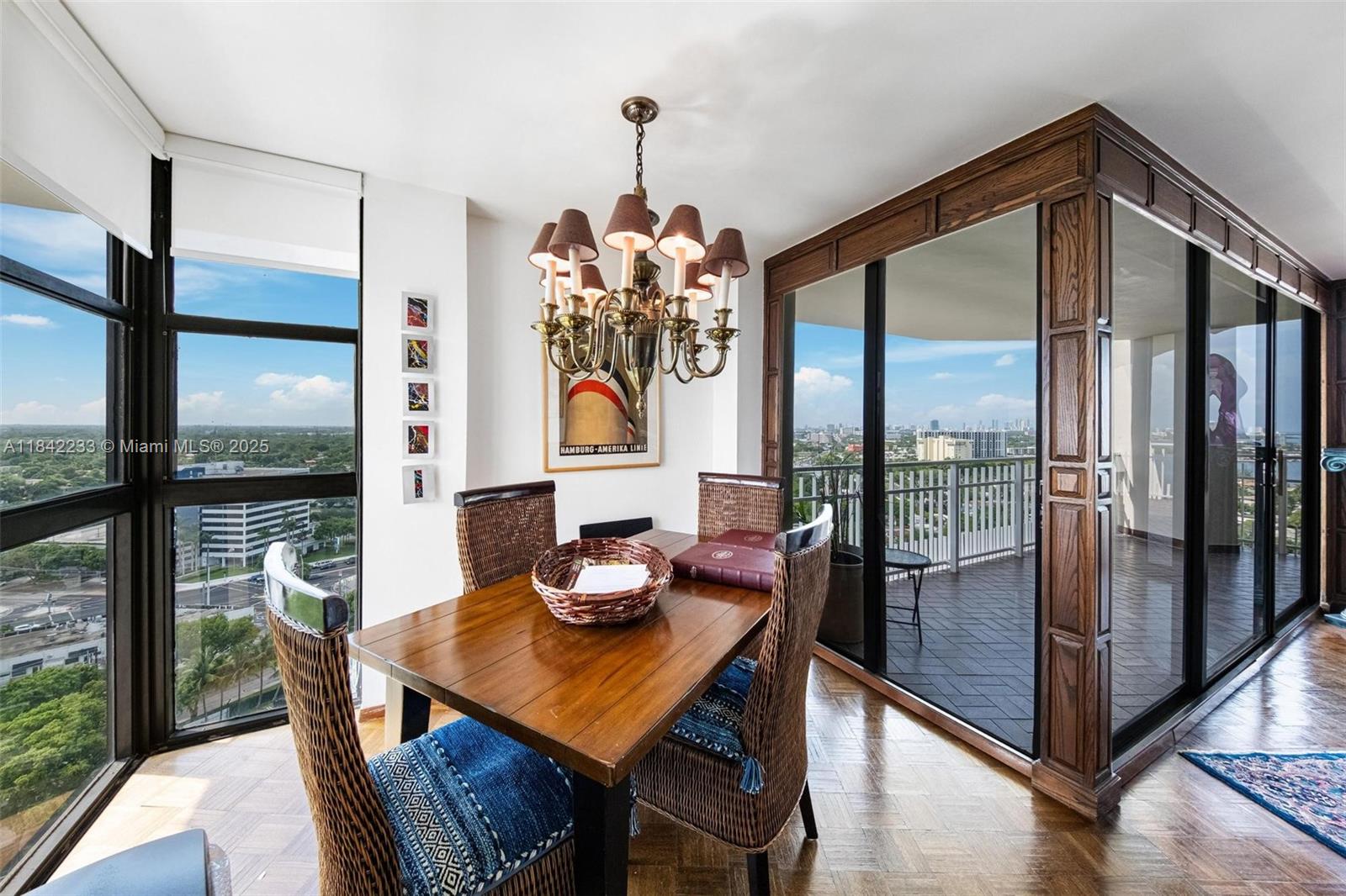 TOWERS OF QUAYSIDE CONDO - Residential