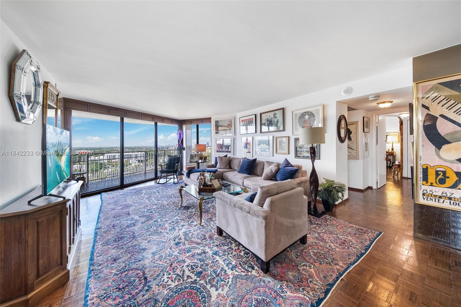 TOWERS OF QUAYSIDE CONDO - Residential