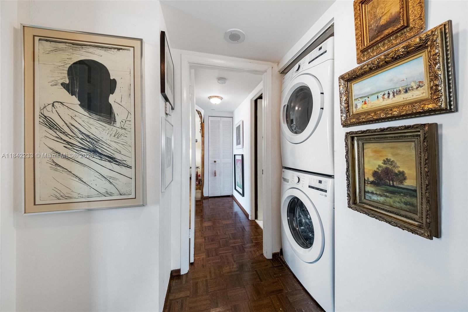 TOWERS OF QUAYSIDE CONDO - Residential